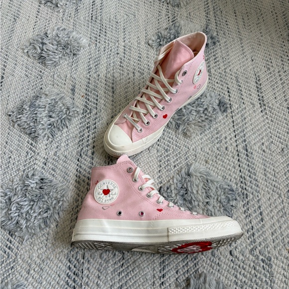 Converse - Picture 1 of 8